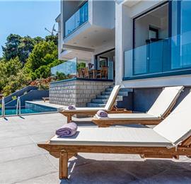 3 Bedroom Beachfront Villa with Infinity Pool & Jacuzzi on Korcula, Sleeps 6